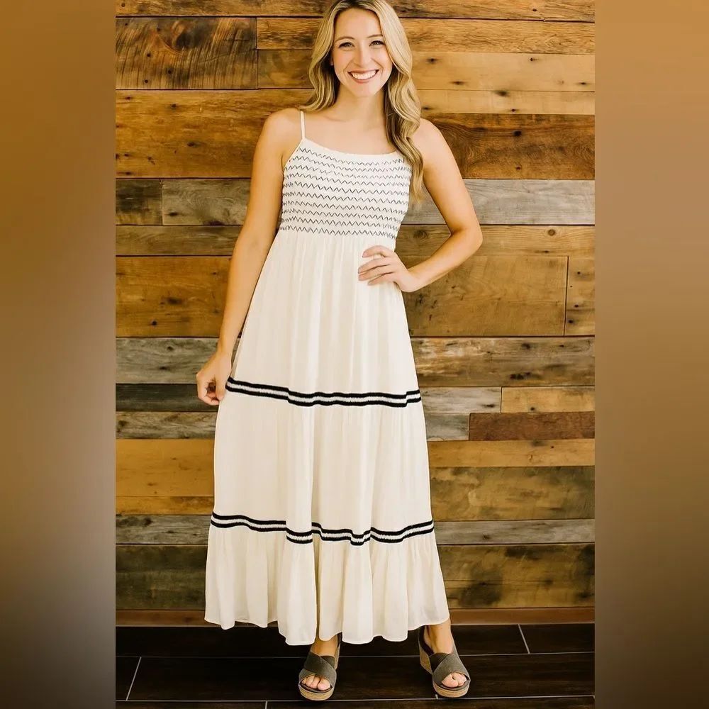 ✨ Umgee Boho Maxi Dress – Size S ✨🌿
👗 Effortless + Breezy + Beautiful